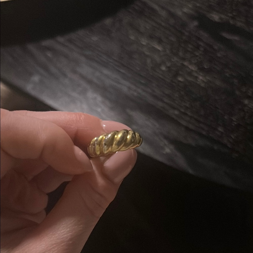 Mejuri Croissant Gold Twisted Ring